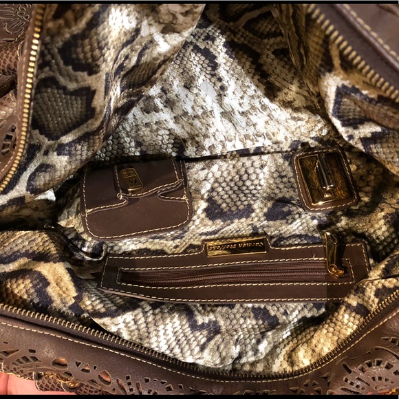 SUPREME SOPHISTICATION - Picture 5 of 7